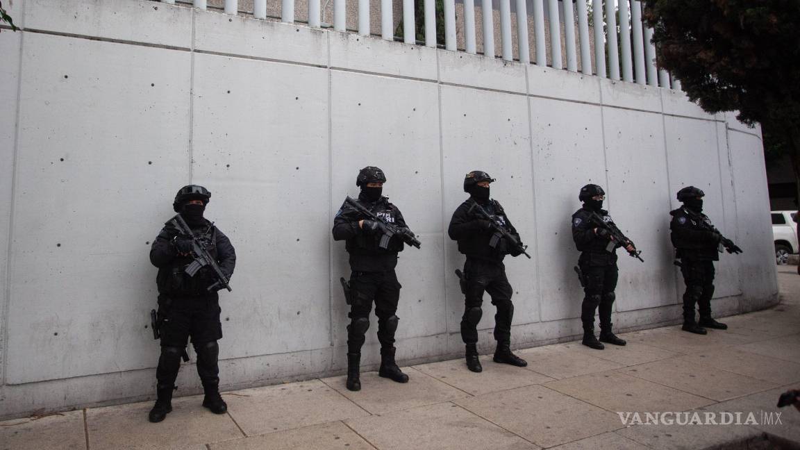 $!CIUDAD DE MÉXICO, 22 FEBRERO 2026.- Llegada nuevo operativo a las instalaciones de la Centro Nacional de Inteligencia y de la Fiscalía General de República (FEMDO) tras los intensos operativo en varios estados del país luego del presunto abatimiento de un líder criminal