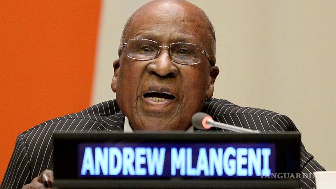 Muere el activista Andrew Mlangeni, icono de la lucha contra el apartheid