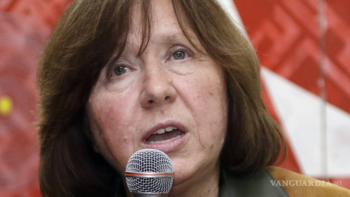 Ganar el Nobel es algo inquietante: Alexievich