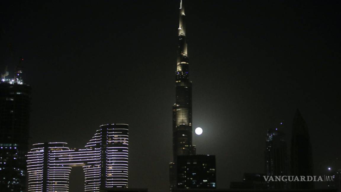 La Súper Luna llamada ‘Superluna de Fresa’ es vista en varias partes de mundo (fotos)