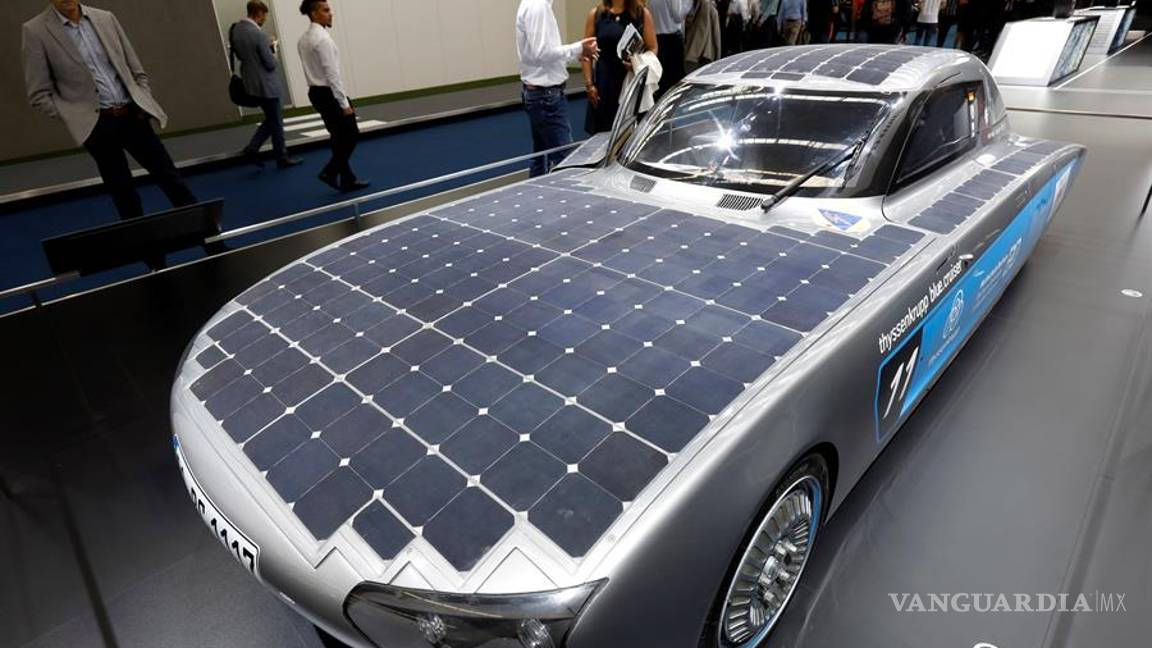 $!Angela Merkel inaugura el Salón Internacional del Automóvil en Frankfurt, no te puedes perder estas imágenes