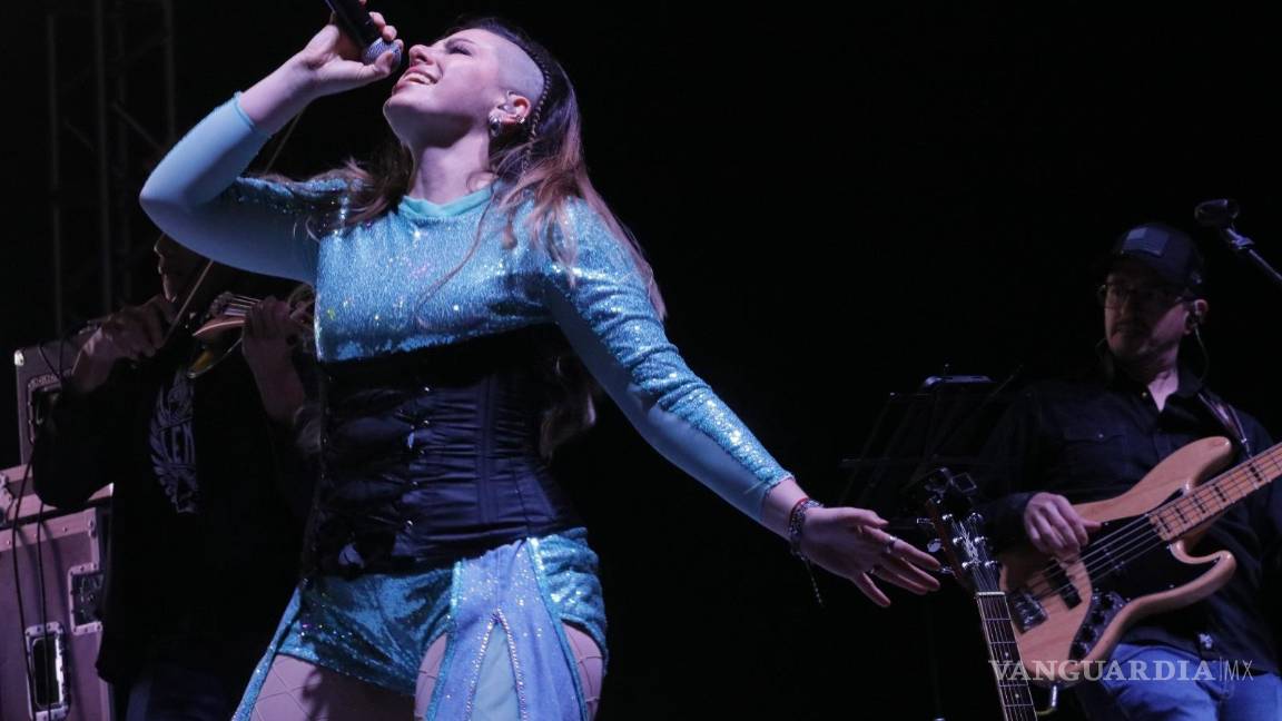 $!Los asistentes pudieron disfrutar de una velada con mezclas de country y rock.