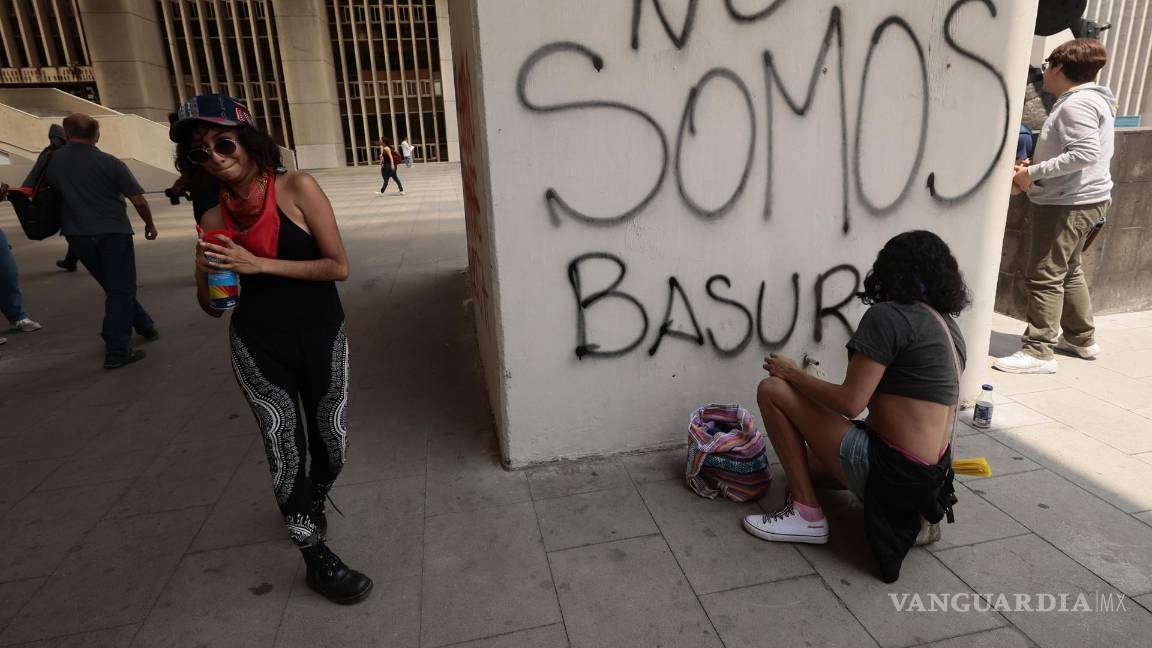 Activistas protestan en CDMX contra las políticas de “limpieza social” contra trabajadores sexuales y feministas