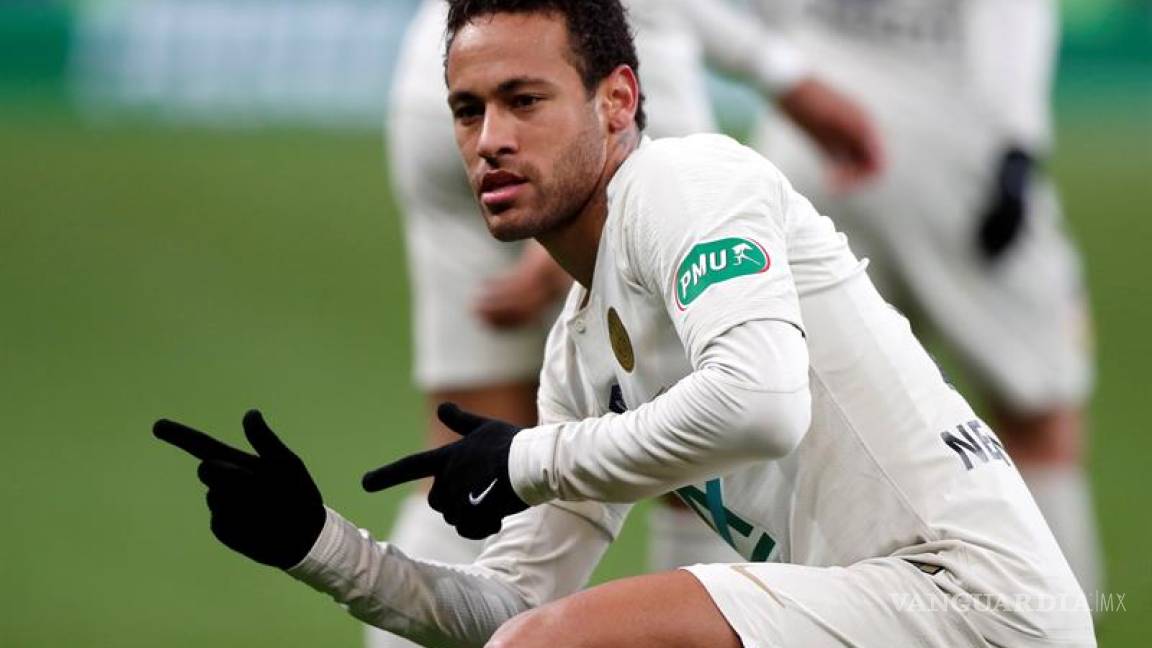 Neymar golpea a un aficionado y responde: ¿Me equivoqué?