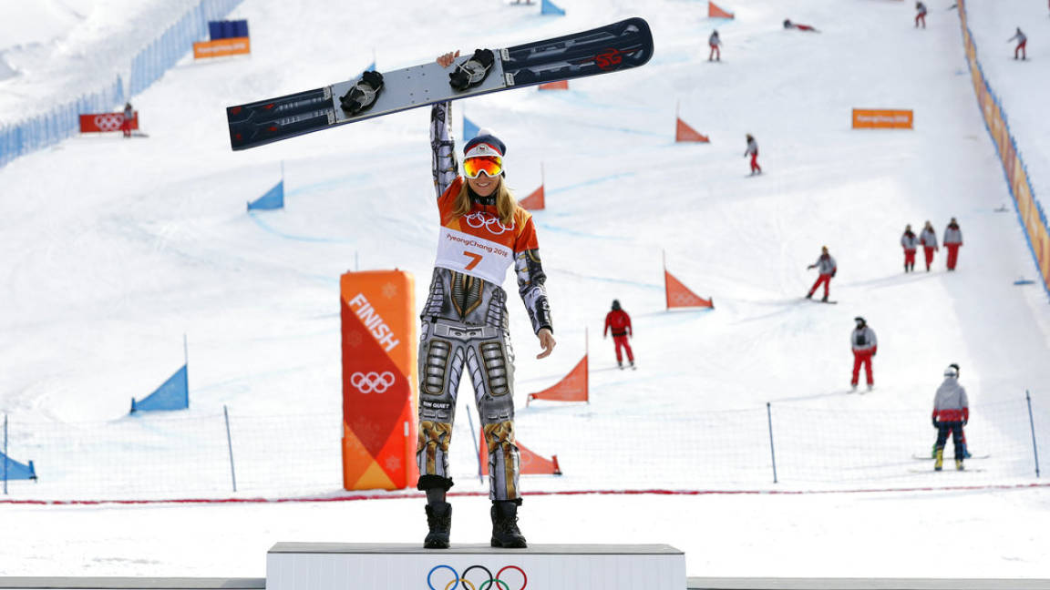 Ester Ledecka hace historia al ser la primera con dos oros en dos competencias distintas