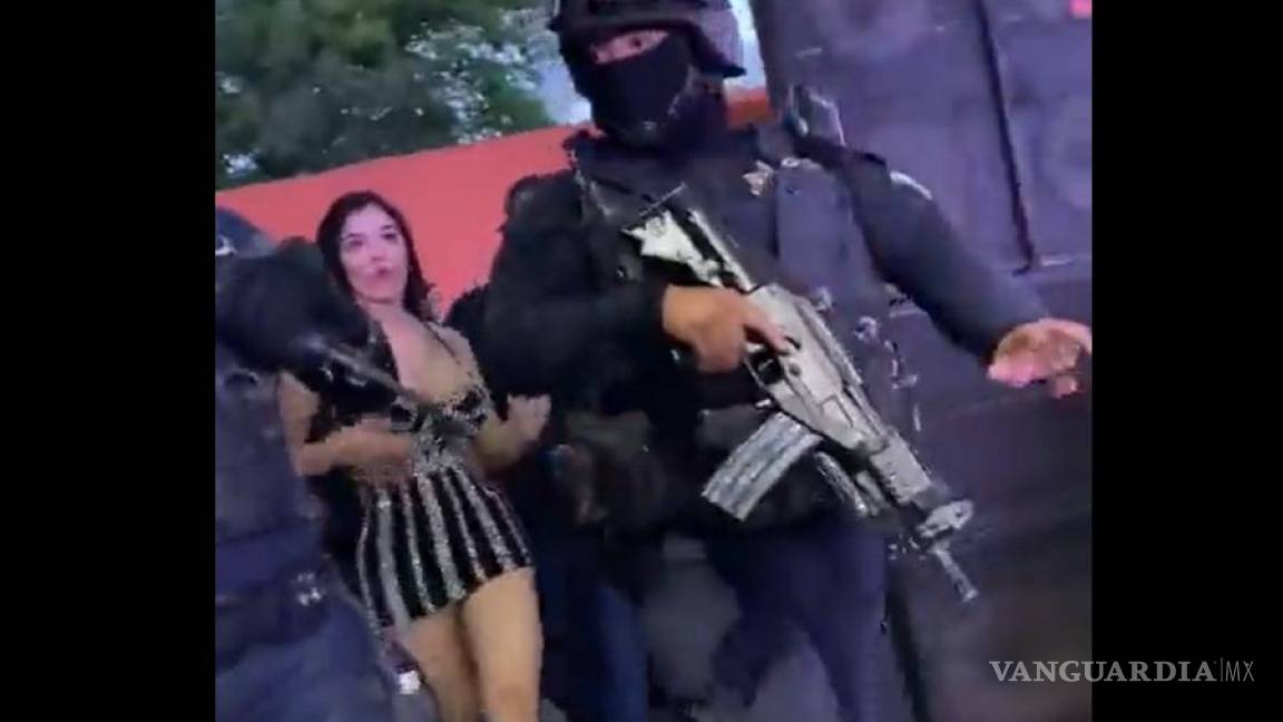 Escándalo: alcaldesa lleva a Karely Ruiz, escoltada por policías, a festejo del Día del Padre en Tamaulipas
