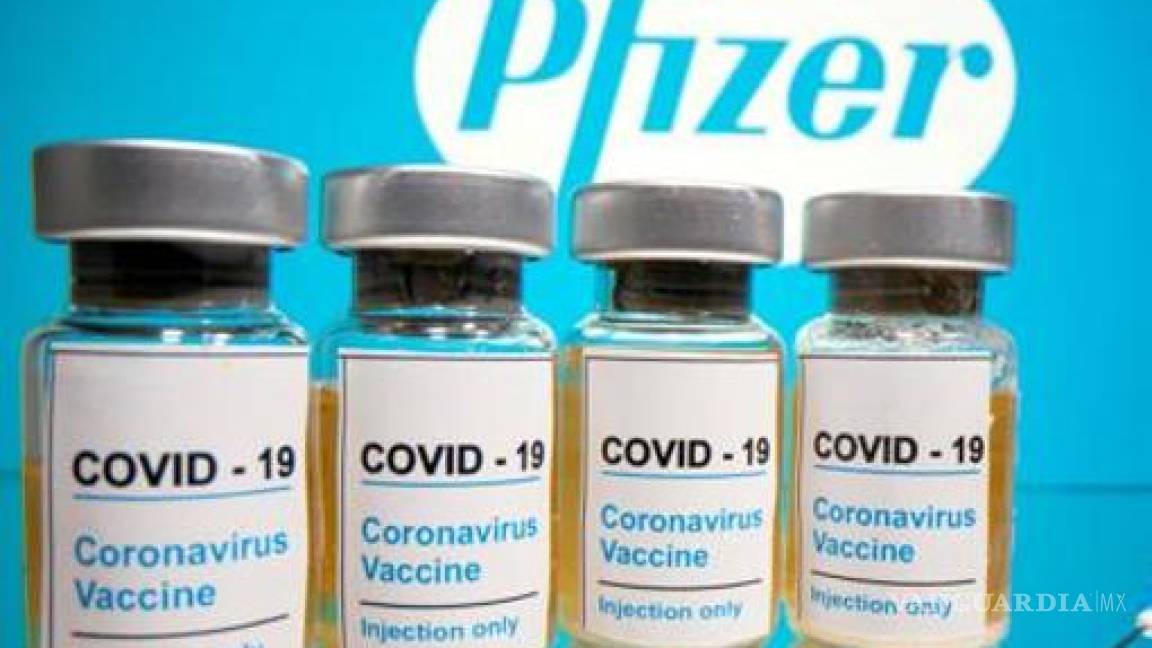 ¿Las vacunas COVID-19 de Pfizer y de Moderna agrandan los pechos?