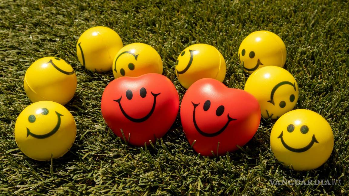 $!La exposición a más luz solar aumenta la producción de serotonina, la hormona de la felicidad, y reduce la melatonina, que regula el sueño.