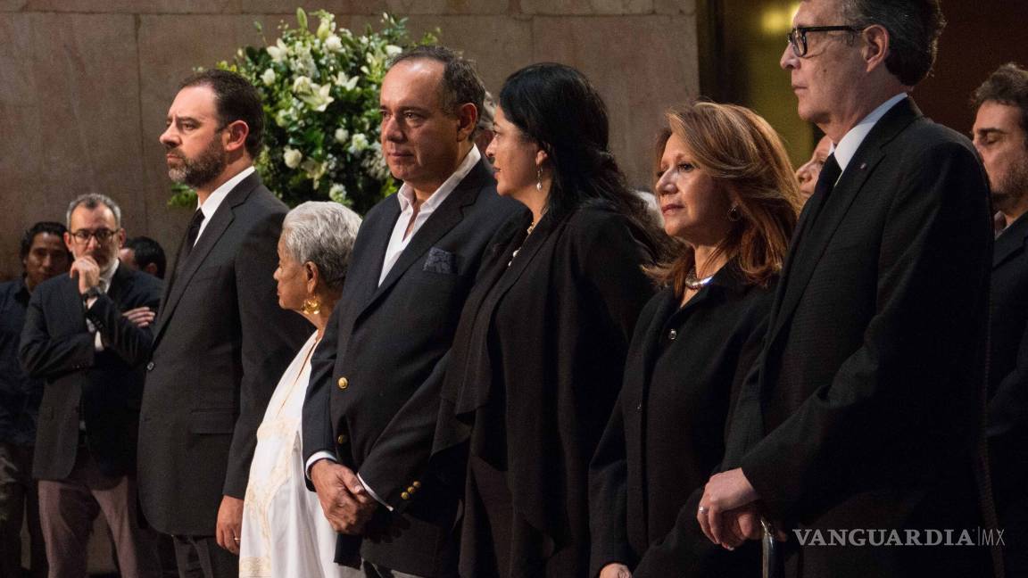 $!Despiden a Rafael Coronel entre aplausos en Bellas Artes