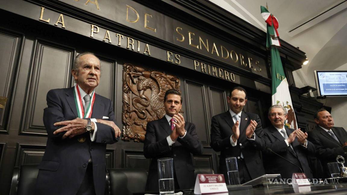 Peña Nieto reaparece y lamenta fallecimiento de Alberto Baillères