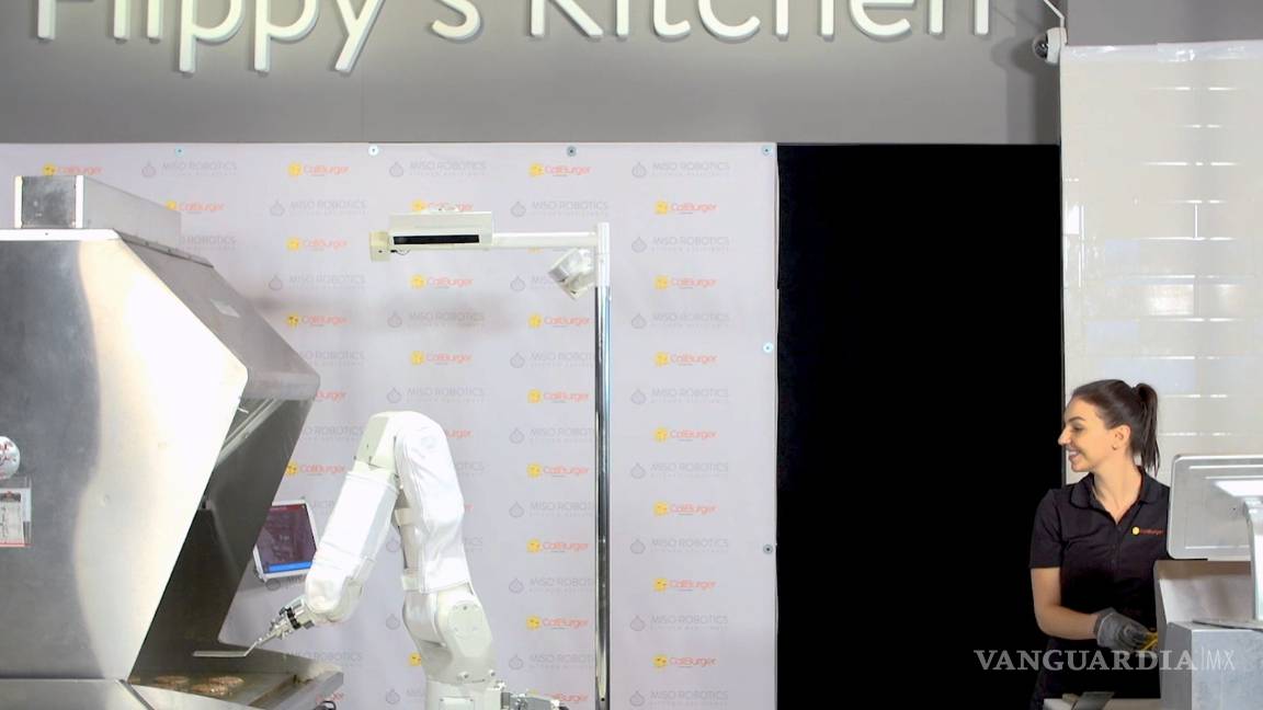 $!Flyppy, el robot que le quita el empleo a los cocineros