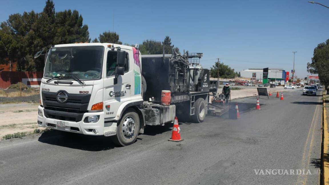 $!El Ayuntamiento de Saltillo invita a la ciudadanía a reportar desperfectos en vialidades a través del asistente virtual de Chatbot.