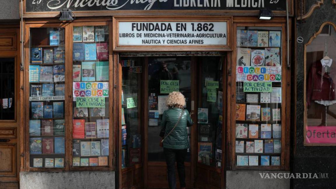 La librería Nicolás Moya, la más antigua de Madrid cierra sus puertas
