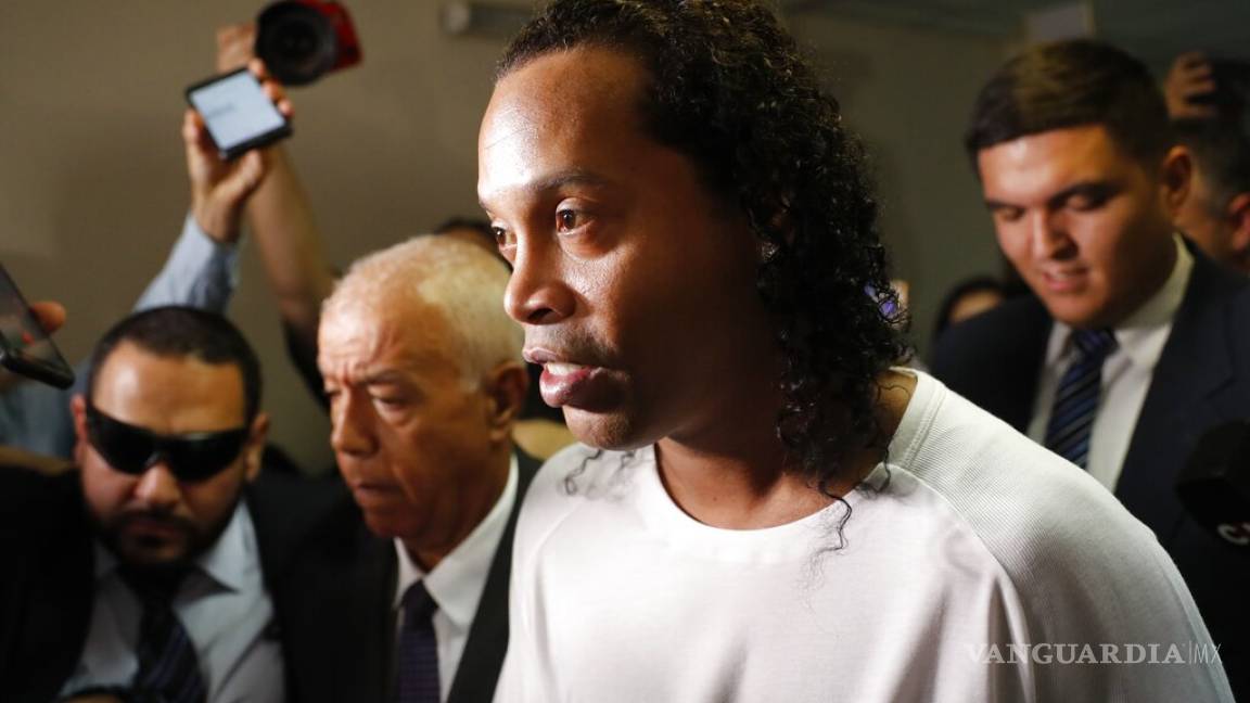 Ronaldinho y su hermano permanecerán en prisión preventiva