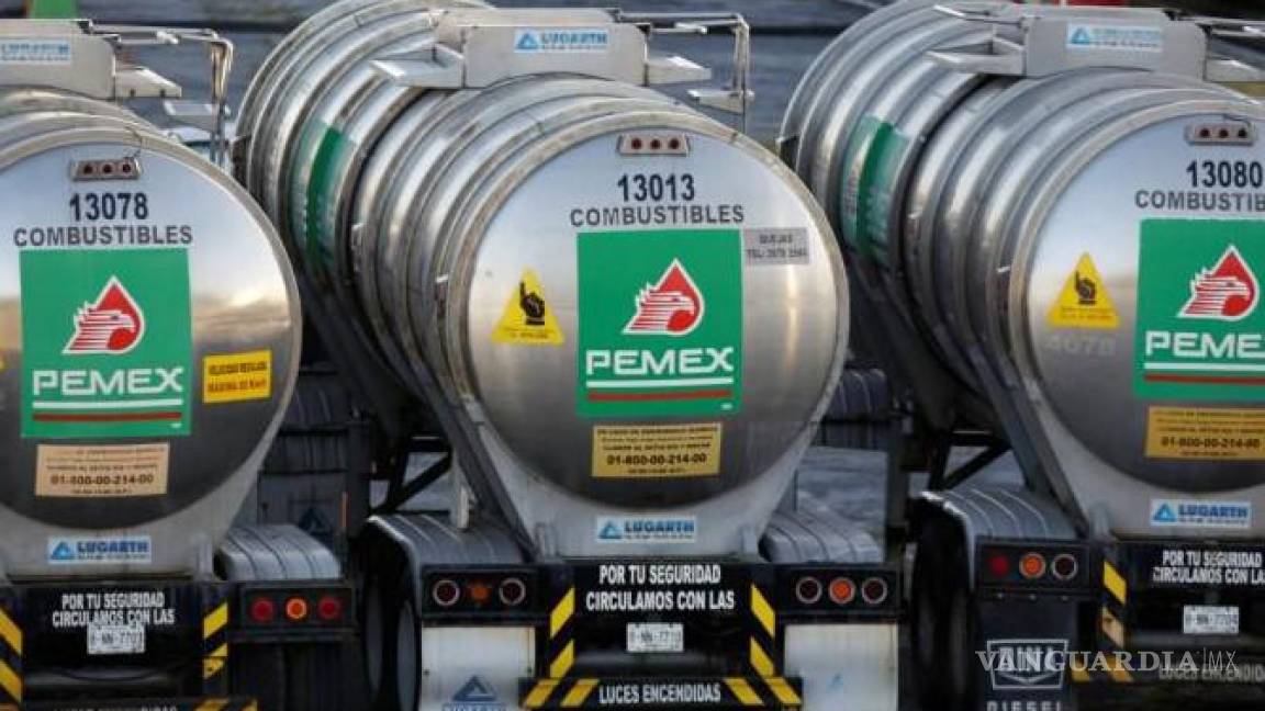 Sin licitación, Pemex entrega contrato de autotransporte por 37 mil 341 mdp en sexenio de AMLO