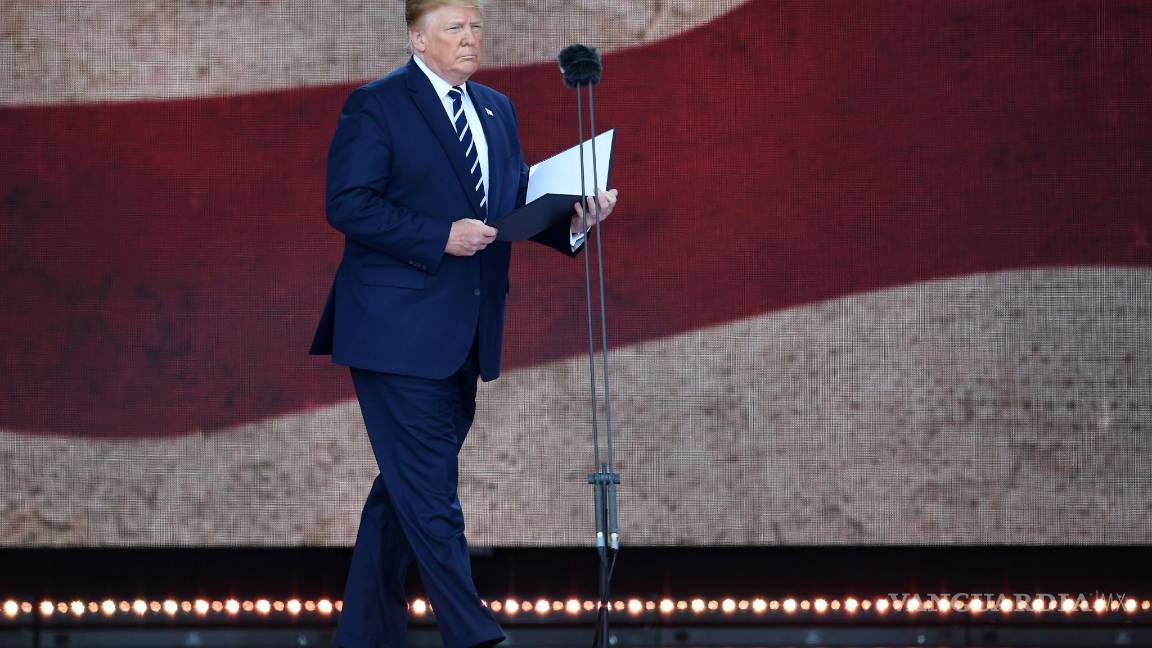 $!Isabel II y Trump honran a los veteranos del desembarco de Normandía en su 75 aniversario