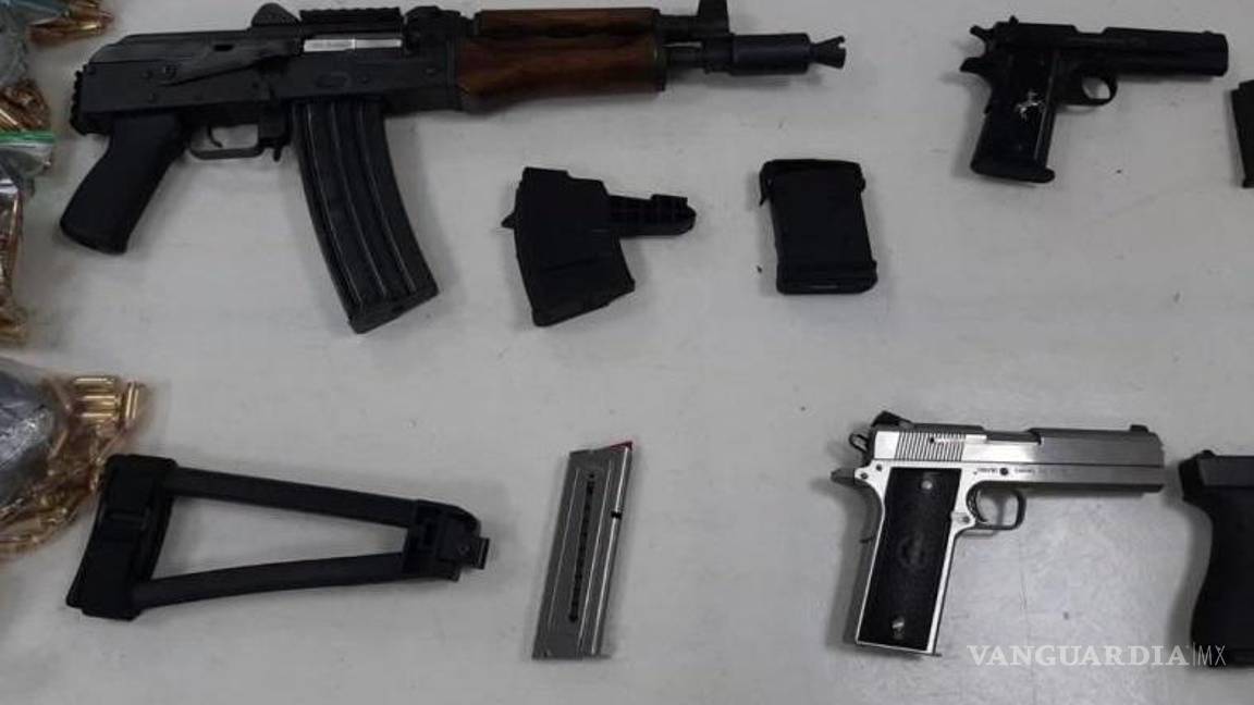 $!El hombre fue detenido en posesión de material bélico cuando se desplazaba a bordo de una unidad sobre la carretera Matehuala-Saltillo