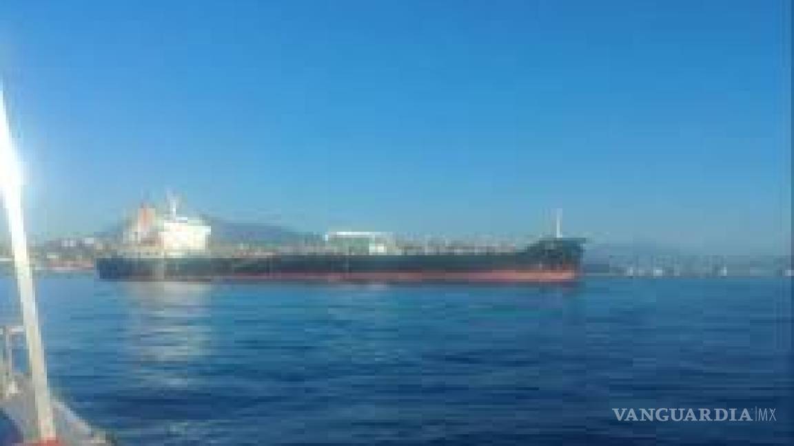 Un buque está varado en Colima... 11 de sus tripulantes tienen influenza