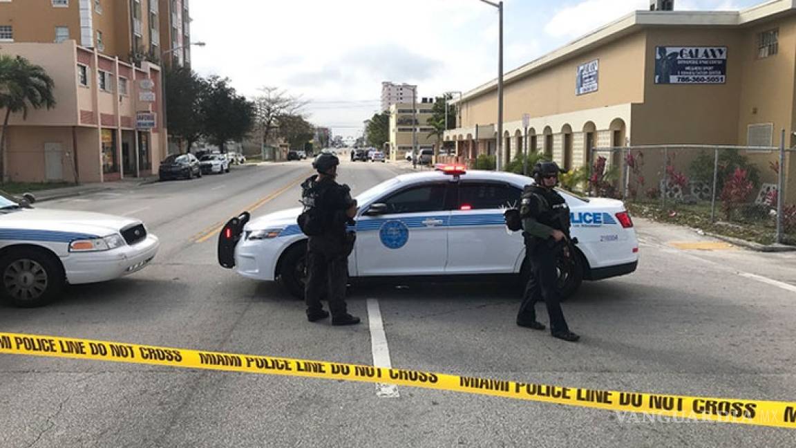 Policía atiende presunta situación de rehenes al noroeste de Miami
