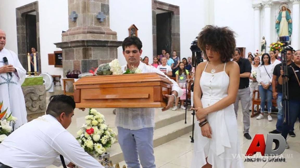 $!Así fue la emotiva despedida de Ferdinando Valencia a su bebé