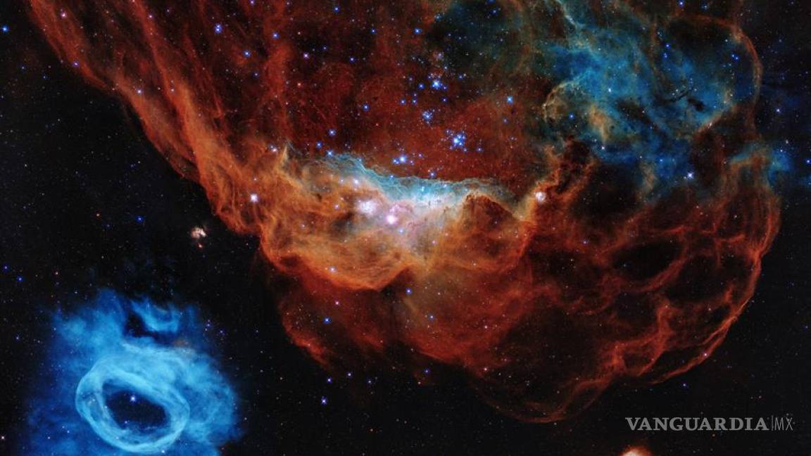 Con esta maravillosa imagen de la nebulosa NGC 2014 el telescopio Hubble celebra sus tres décadas