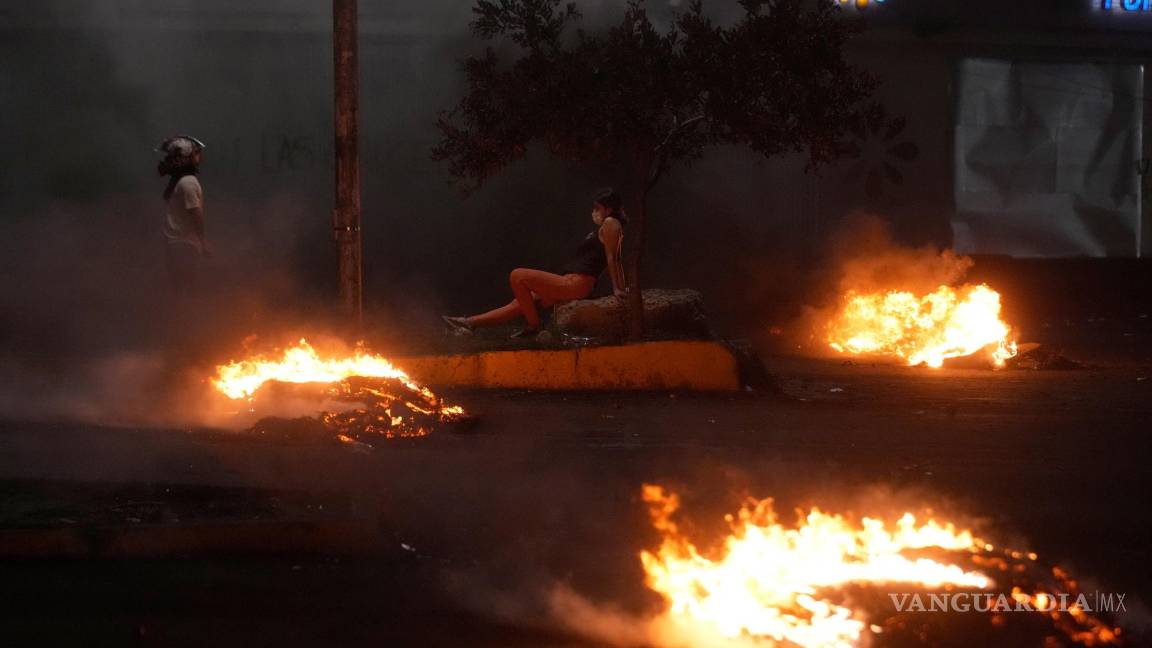 $!Partidarios del líder opositor Luis Fernando Camacho, gobernador de Santa Cruz, Bolivia, protestan contra su detención el 3 de enero de 2023.