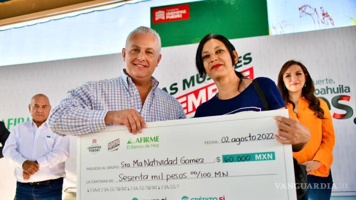 Román Cepeda apoya el emprendimiento de las mujeres de Torreón con microcréditos