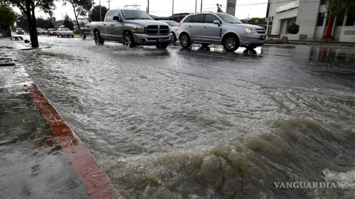 Aumentan llamados de auxilio por reportes de inundaciones en Saltillo