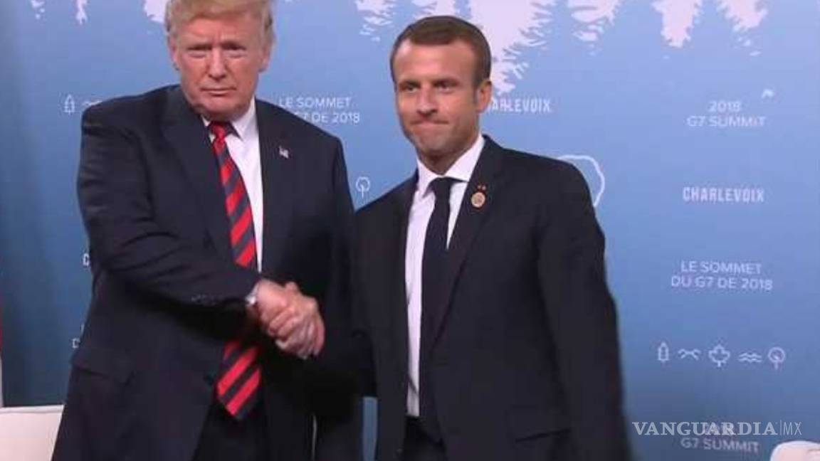 $!Macron le gana a Trump en apretón de manos de 28 segundos