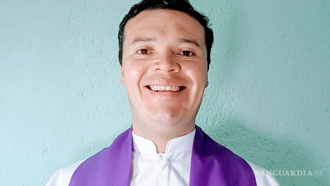 Sacerdote mexicano obtiene reconocimiento por ser 'youtuber'