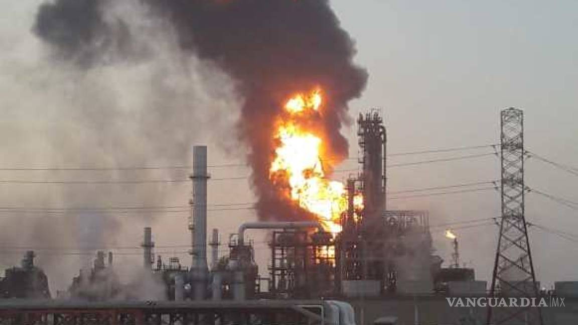 Arde refinería de Minatitlán, Veracruz