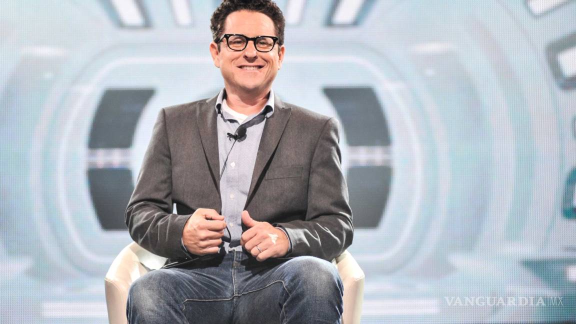 J.J. Abrams saca la cara por ‘Star Trek Beyond’