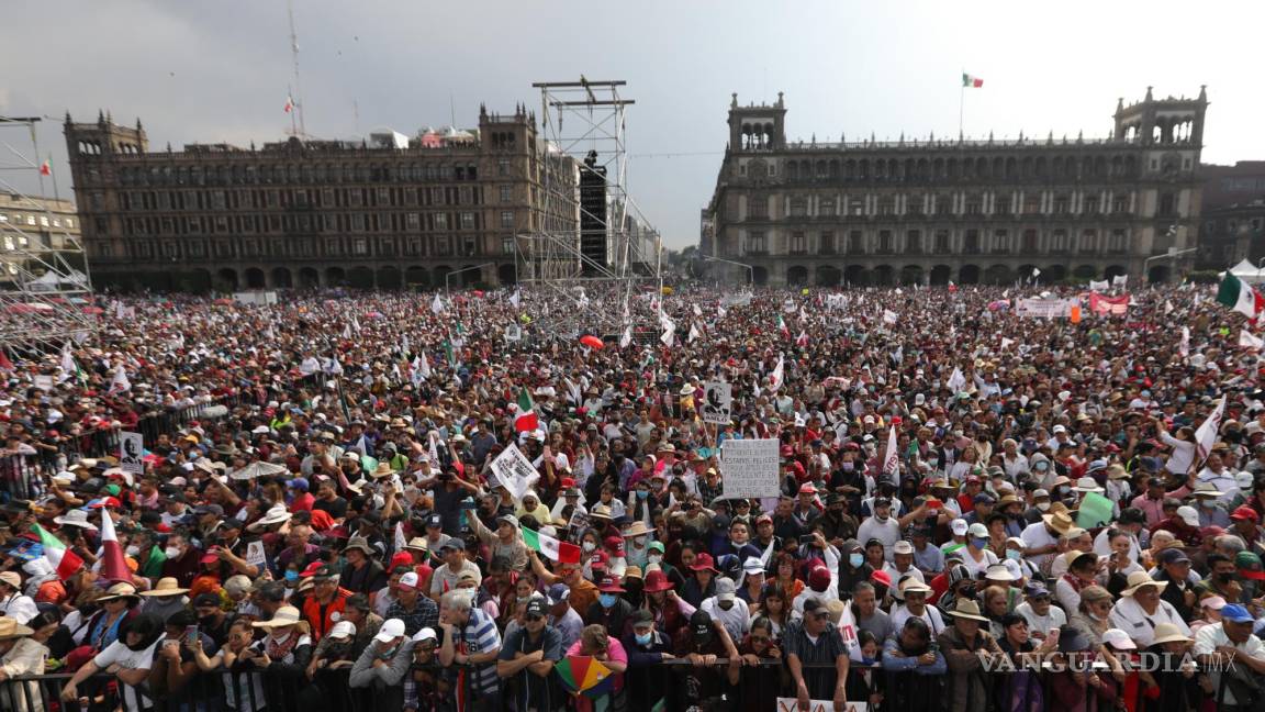 Atiborran miles de mexicanos procedentes de varios estados del país la CDMX para mostrar su apoyo a AMLO