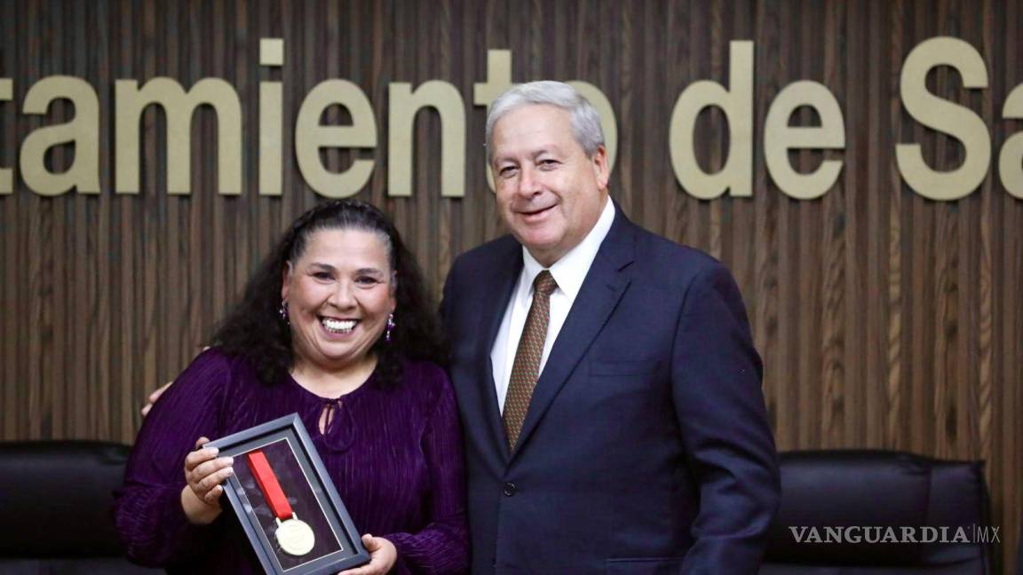 Premian con el Galardón Zapalinamé 2024 a servidoras públicas municipales de Saltillo