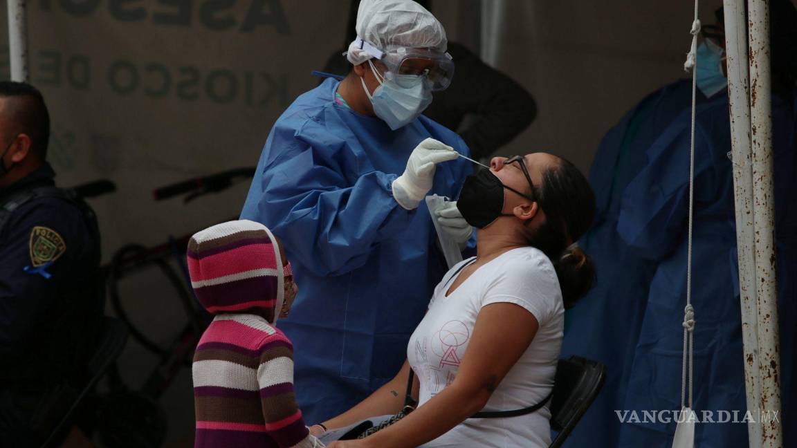 Suma México 3 mil 7 contagios y 230 muertes por COVID en un día