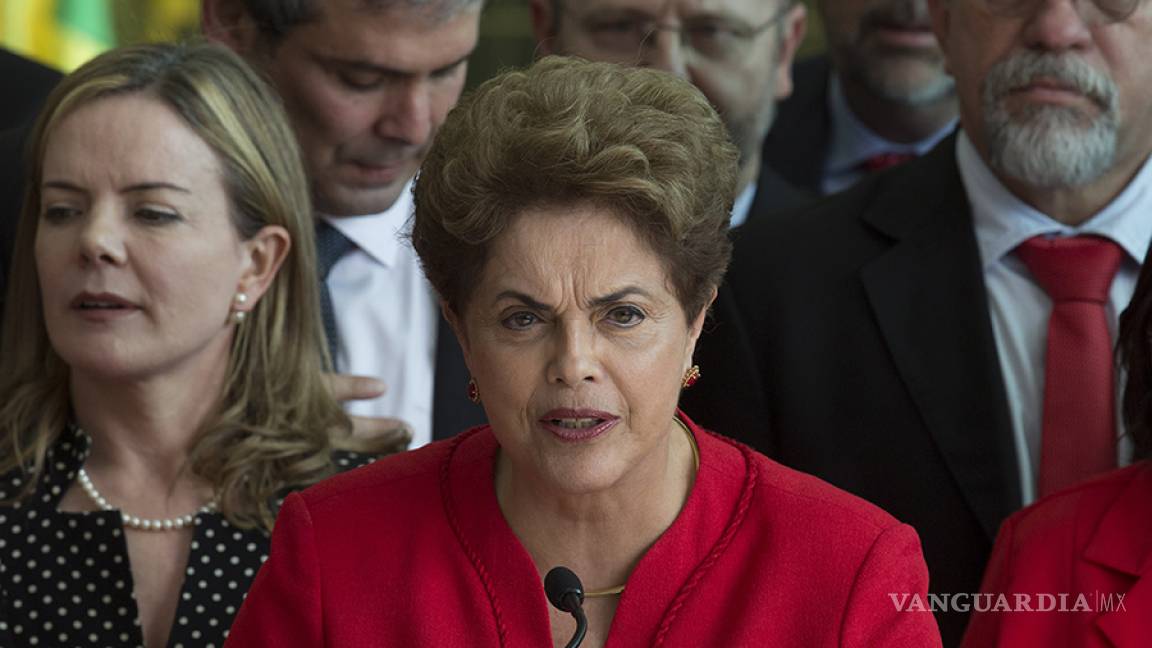 &quot;Esta historia no acaba así, volveremos&quot;, advirtió Dilma Rousseff tras ser destituida como presidente de Brasil