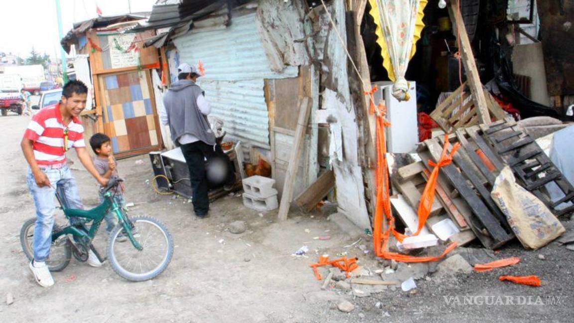 $!Personas hablan y viven pobreza extrema y hambruna en la delegación de Iztapalapa, el 04 de octubre de 2007.