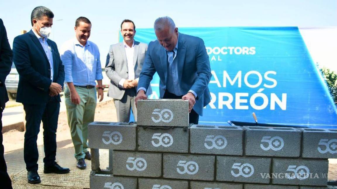 Colocan en Torreón primera piedra de las Torres Médicas Fifty Doctors Hospital