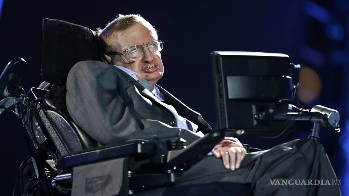 Enfermera de Stephen Hawking es suspendida por desatender al científico