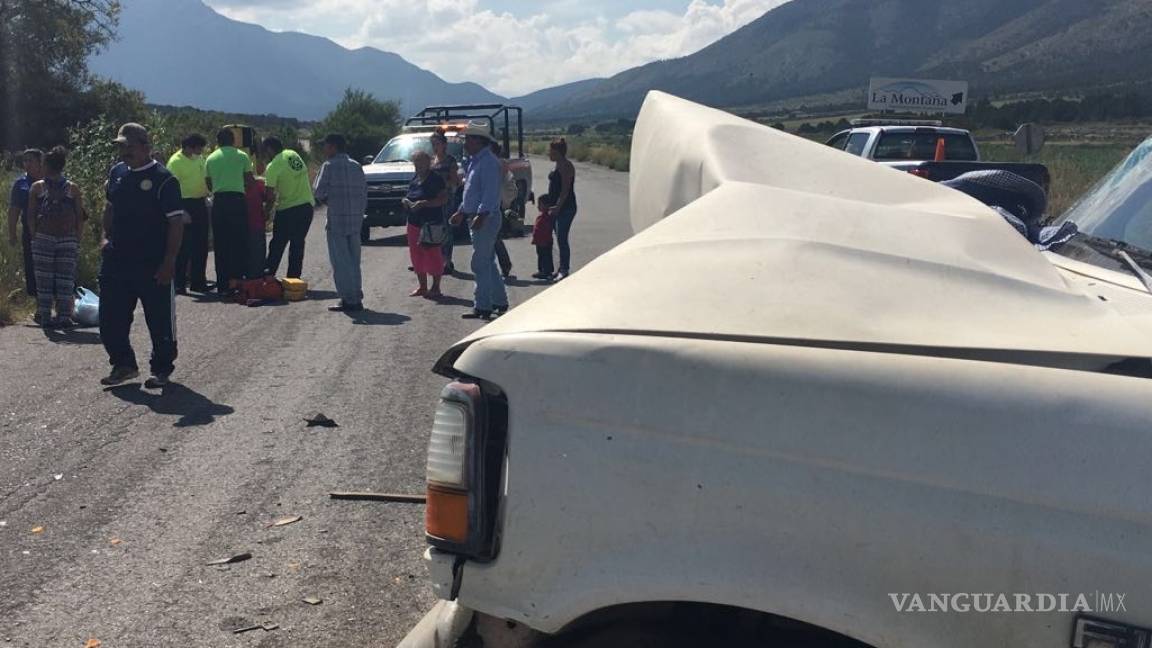 Choque de frente entre camionetas deja 8 lesionados en Arteaga