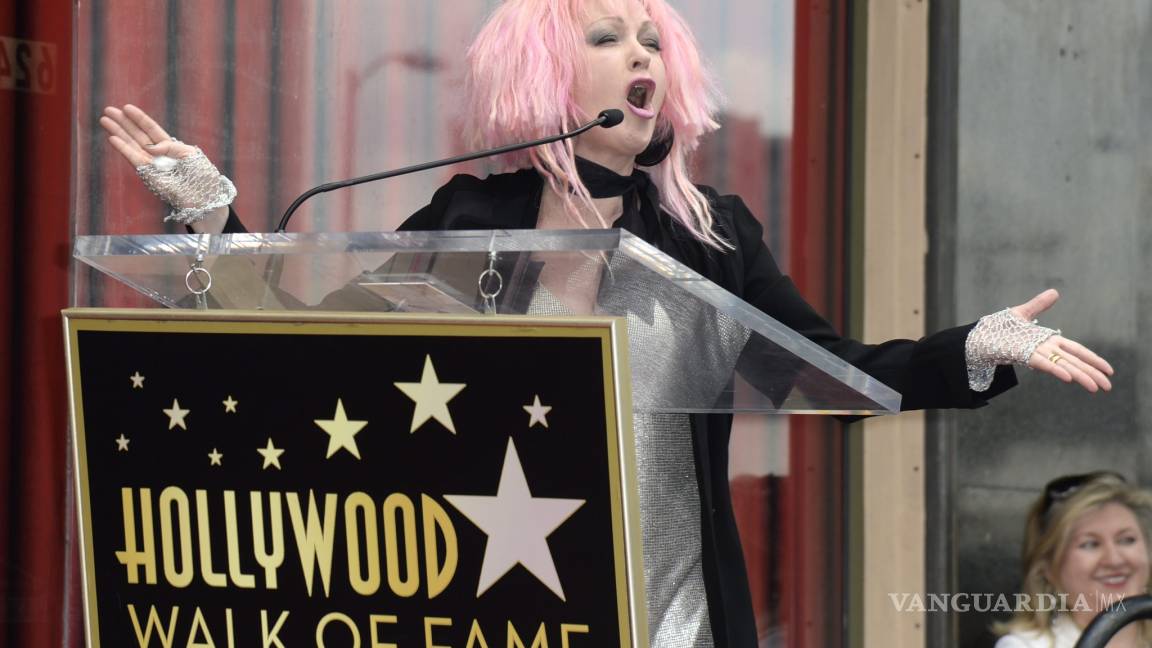 $!Cyndi Lauper desvela su estrella en el Paseo de la Fama de Hollywood
