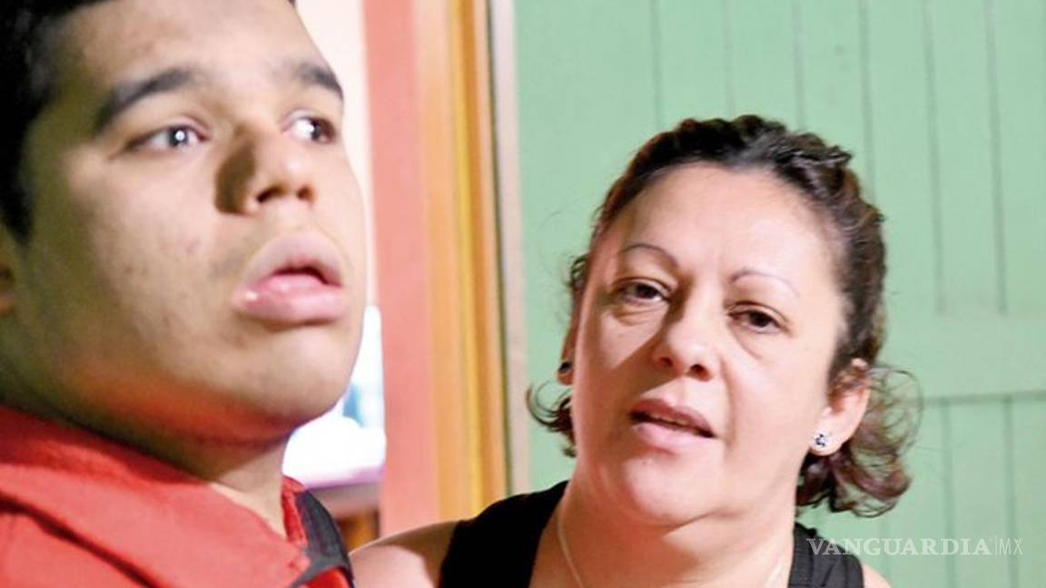 $!Madre pide eutanasia para su hijo con parálisis cerebral, de 22 años