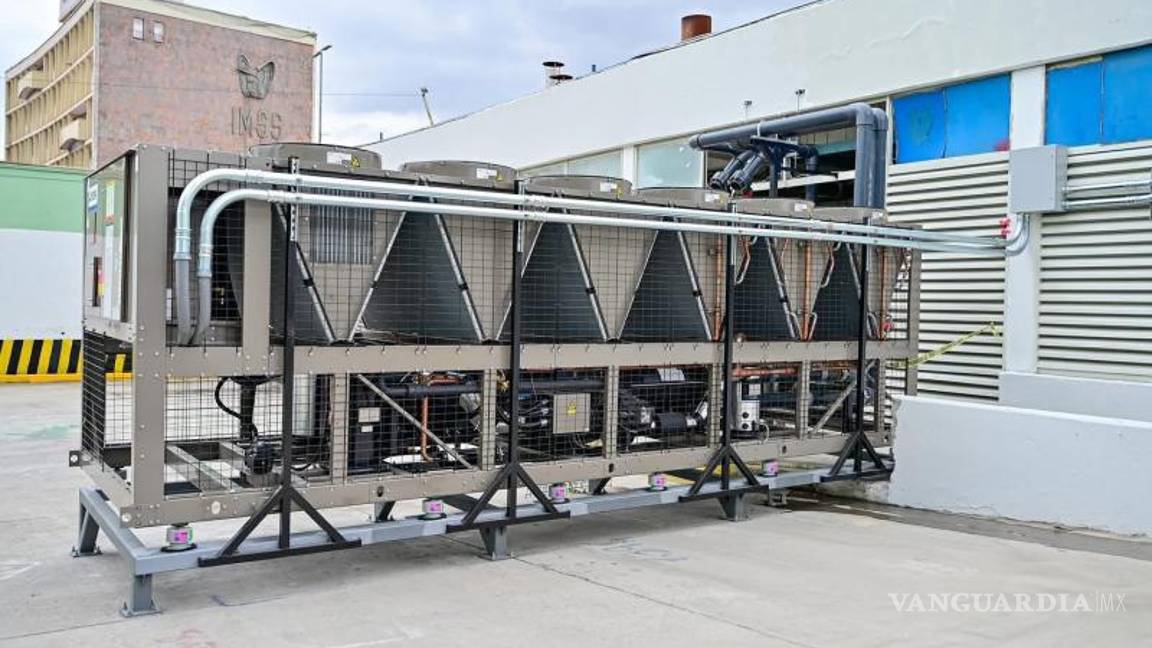 $!Equipos de 30 toneladas ya refrescan los quirófanos de Monclova.