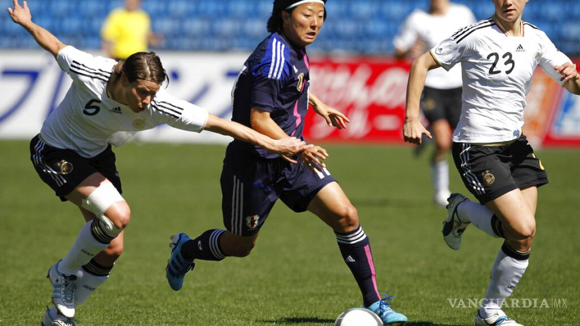 Ella es Yuki Nagasato; la primera mujer futbolista en jugar en un equipo masculino en Japón