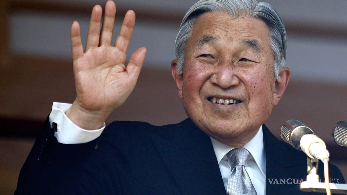 Gobierno de Japón ve factible la abdicación del emperador Akihito