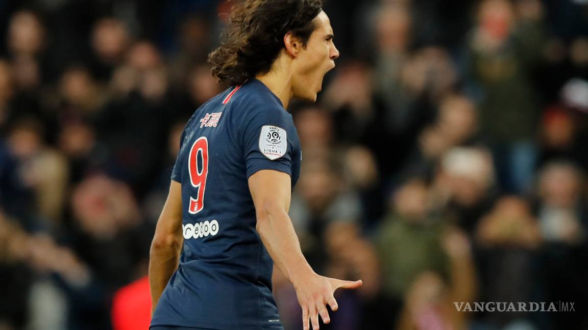 $!Alarma en el PSG: sale lesionado Edinson Cavani y podría perderse la Champions junto a Neymar