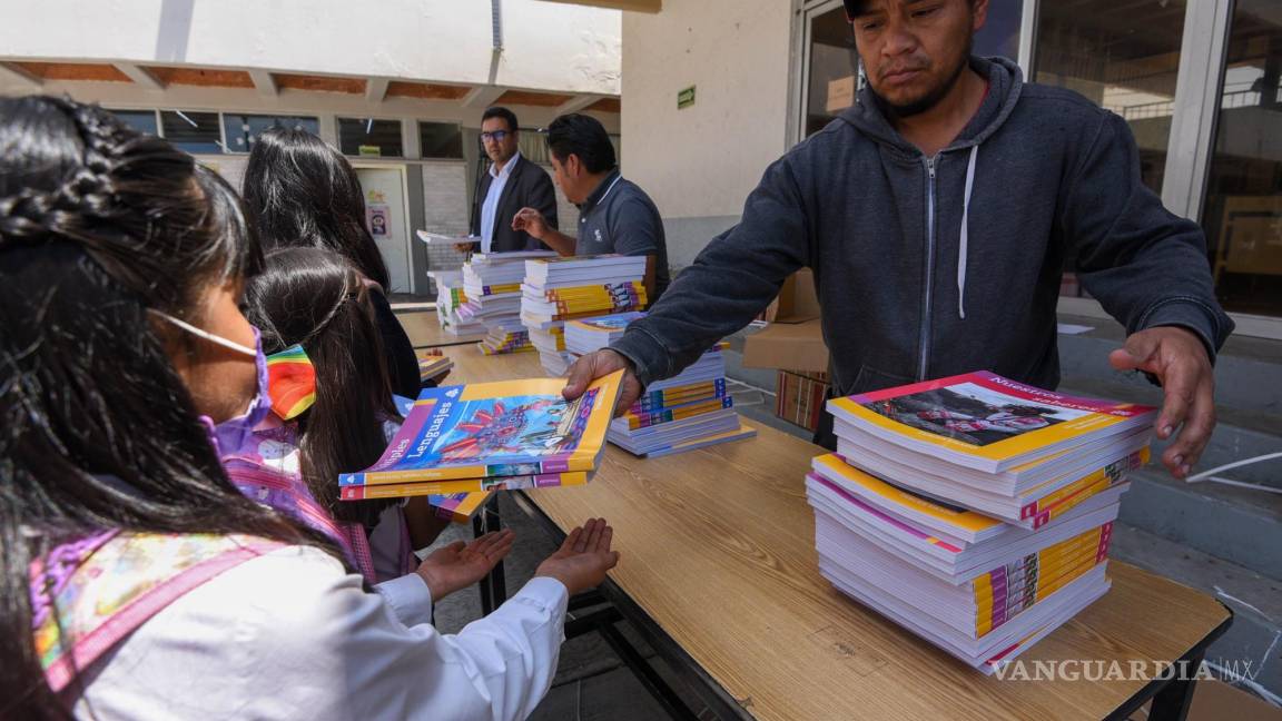 Reconoce SEP respaldo de 30 gobernadores por entrega de libros