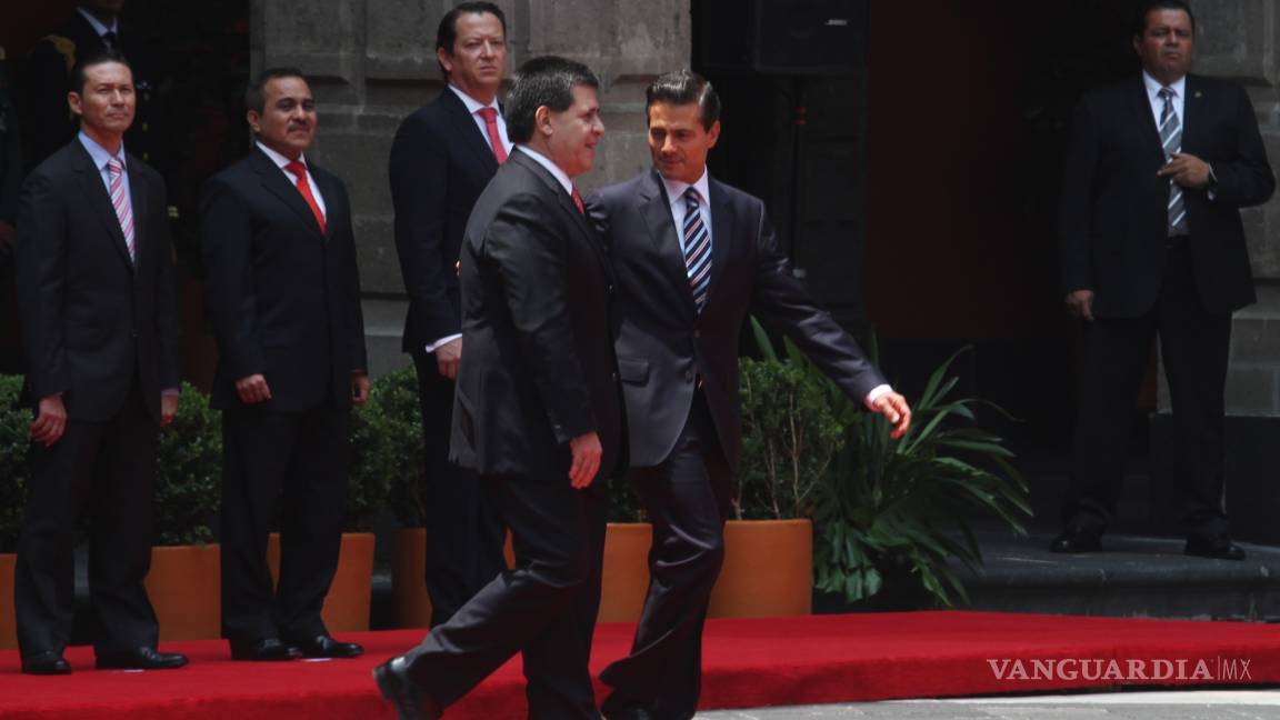 Peña Nieto da bienvenida en Palacio Nacional a Horacio Cartes, presidente de Paraguay