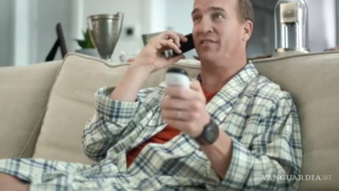 ¿Qué hace Peyton Manning luego de anunciar su retiro? (video)