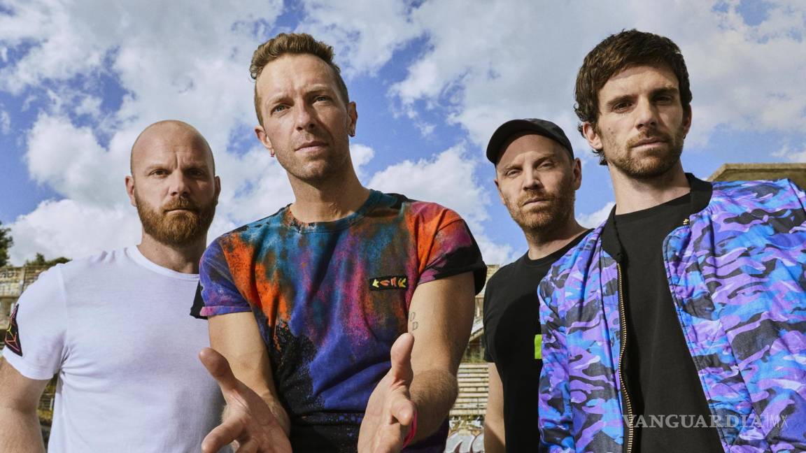 Así llegó Coldplay a Monterrey; recibieron cartas, peluches, piñatas y prometieron cantar ‘El Cielito Lindo’